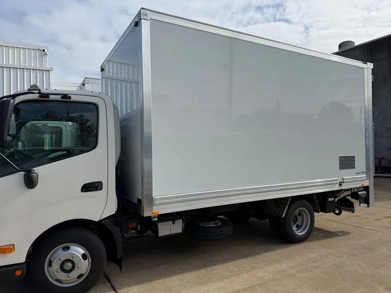 Kirin ALLYPAN lightweight aluminium pantech truck body