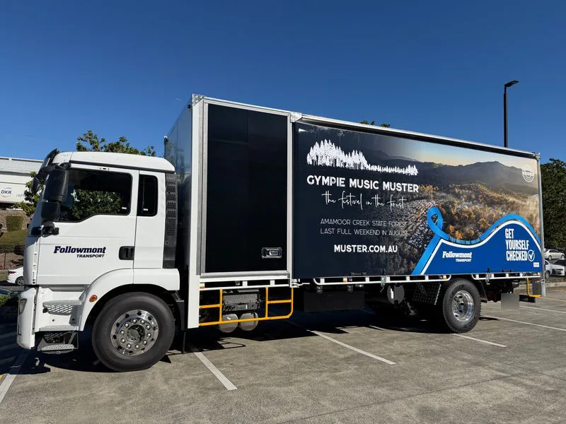 Followmont Transport 12-pallet curtain sider